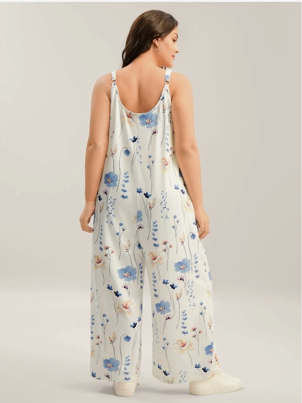 Bloomchic Floral Wide-Leg Sleeveless Jumpsuit in Cream and Blue - Picture 3 of 4